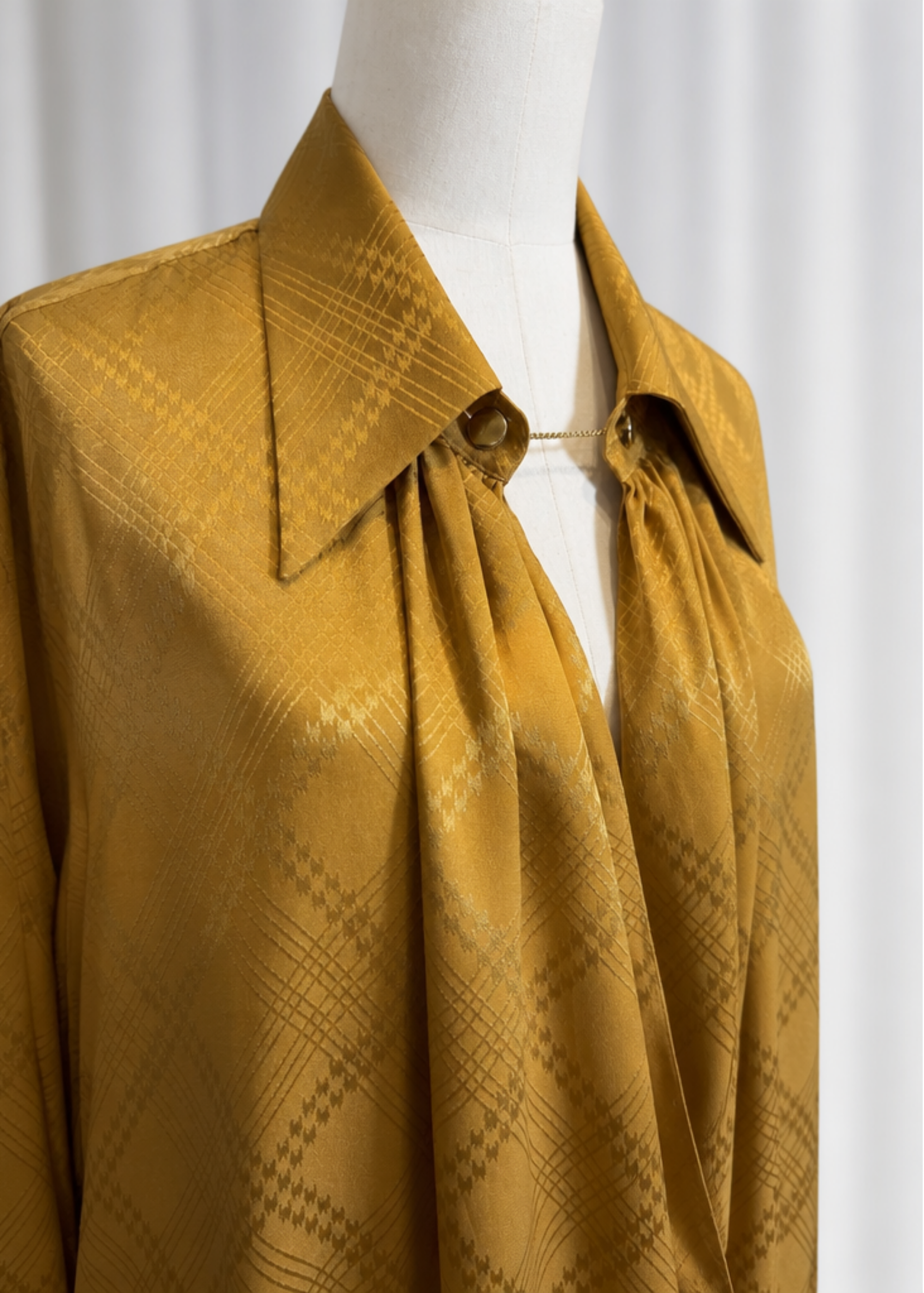 Kleid mit Kragen