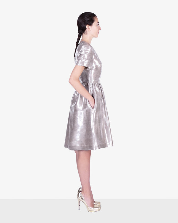 Kleid aus Glanzleinen